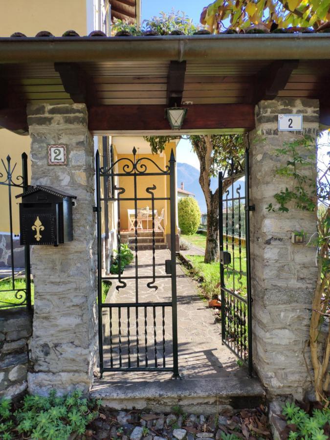 Casa Gialla Gera Lario Exteriör bild