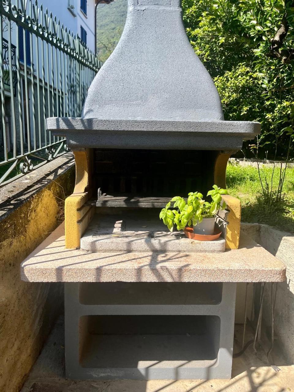 Casa Gialla Gera Lario Exteriör bild