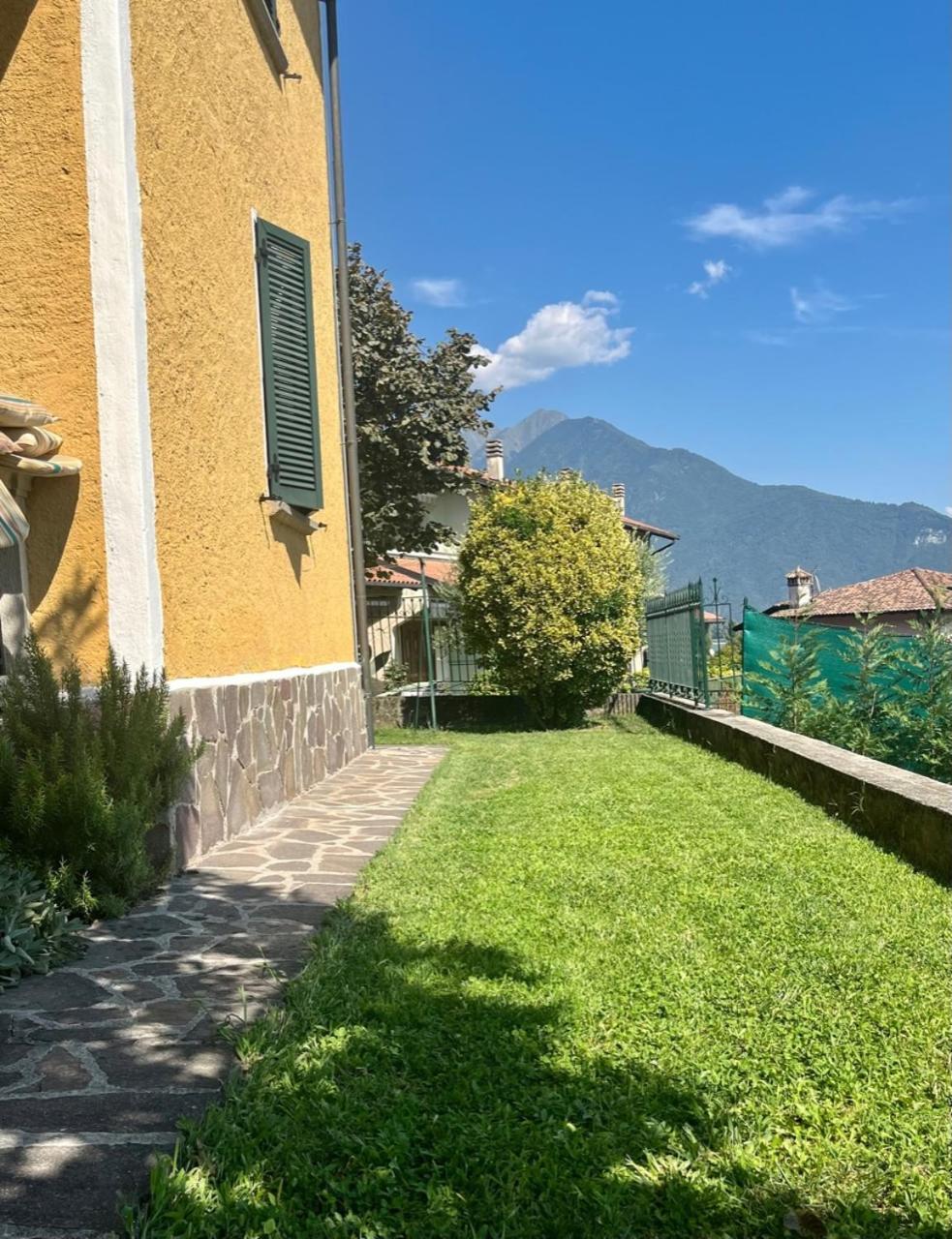 Casa Gialla Gera Lario Exteriör bild