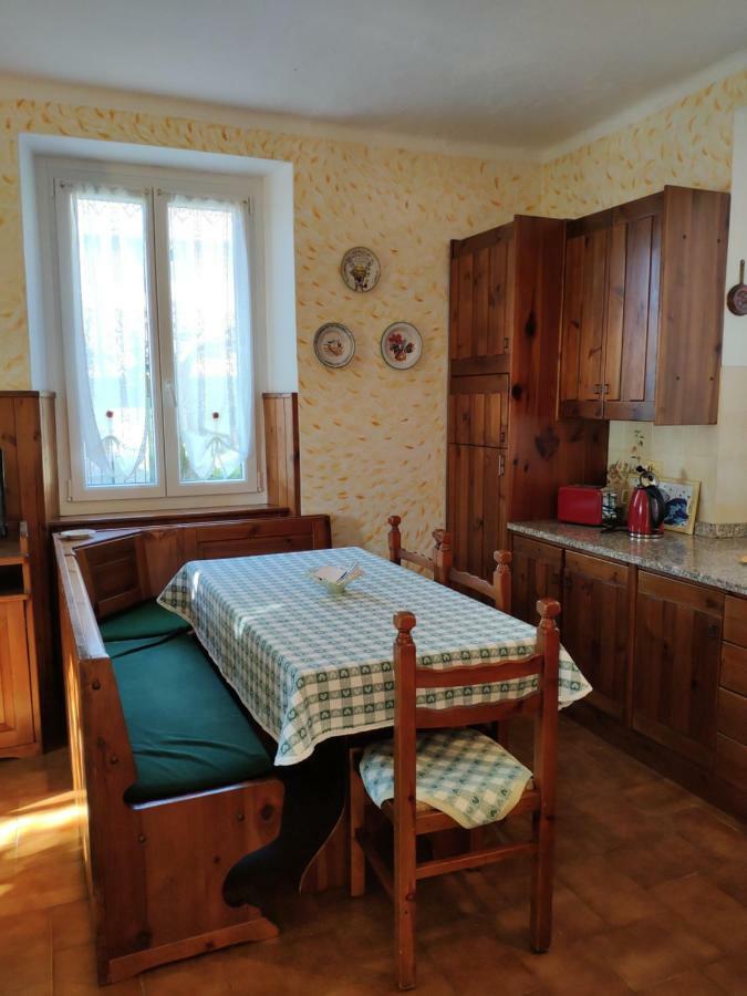 Casa Gialla Gera Lario Exteriör bild